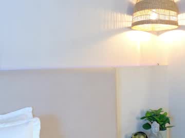 Violetbloomm Chaturbate stream image from April 30, 2026