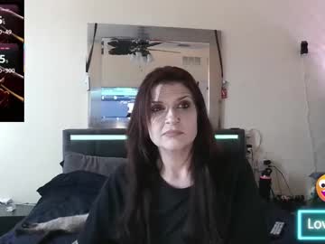 Everleighlux Chaturbate stream image from April 30, 2026