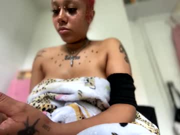 Mhvaeee20 Chaturbate stream image from April 30, 2026