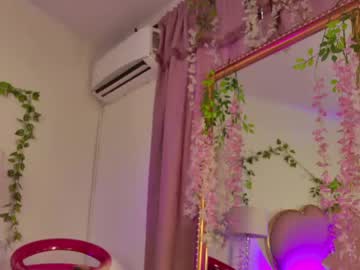 Lauuu777 Chaturbate stream image from April 30, 2026