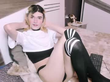 Miralun Chaturbate stream image from April 30, 2026