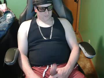 Edwardaims_2please Chaturbate stream image from May 01, 2026