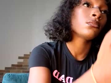 Niviawolfe Chaturbate stream image from May 01, 2026