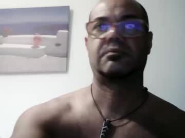 Heistt Chaturbate stream image from May 01, 2026
