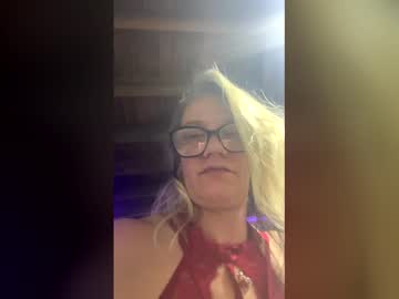 Lunamichelle3 Chaturbate stream image from May 01, 2026