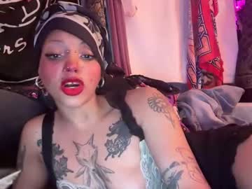 Tinydivine Chaturbate stream image from May 01, 2026