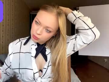 Lanniecastellow Chaturbate stream image from May 01, 2026