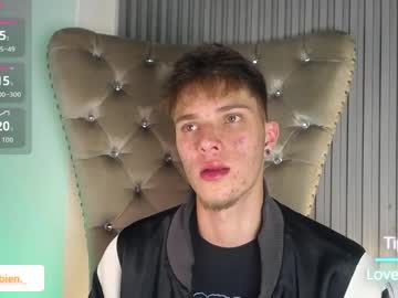 Robbinblaze Chaturbate stream image from May 01, 2026
