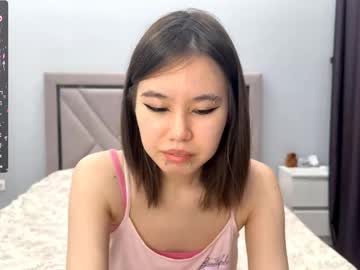 Cwenecollins Chaturbate stream image from May 01, 2026