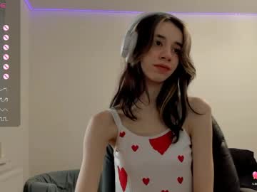 Lunacelestiall Chaturbate stream image from May 01, 2026