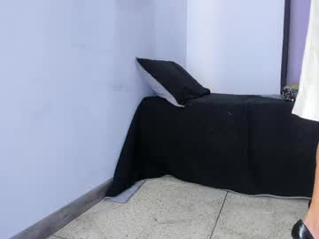 Esterlindez Chaturbate stream image from May 01, 2026