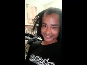 Auzeleven Chaturbate stream image from May 01, 2026