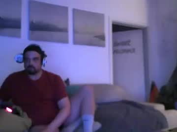 Menace2dennis Chaturbate stream image from May 01, 2026