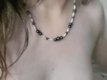 Hotwinterxx Chaturbate stream image from May 02, 2026