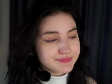 Linhennes Chaturbate stream image from May 02, 2026