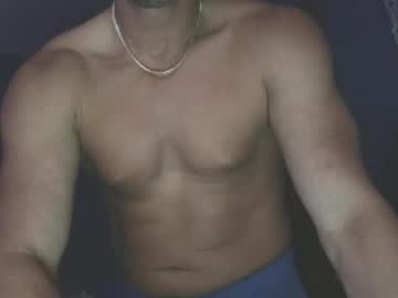 Hunglikeray2286 Chaturbate stream image from May 02, 2026