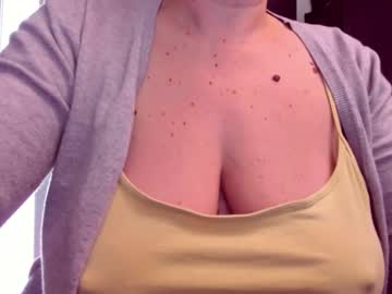 Katynextdoor Chaturbate stream image from May 02, 2026
