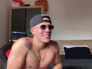Duncancollins Chaturbate stream image from May 02, 2026