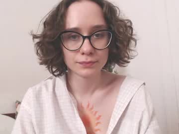 Sunshinehella Chaturbate stream image from May 02, 2026