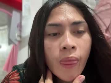 Hugecockhiraya Chaturbate stream image from May 02, 2026