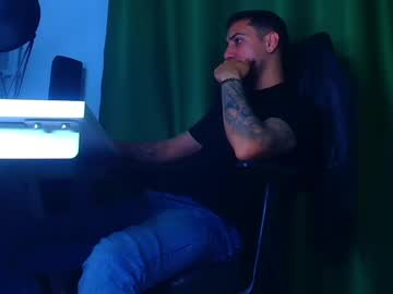 Andrewbanner Chaturbate stream image from May 02, 2026