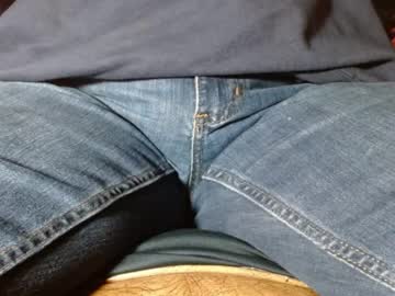 Fuzzyblues Chaturbate stream image from May 03, 2026