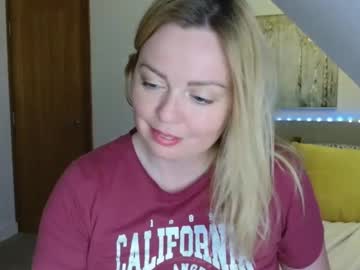 Nicolelinharts Chaturbate stream image from May 03, 2026