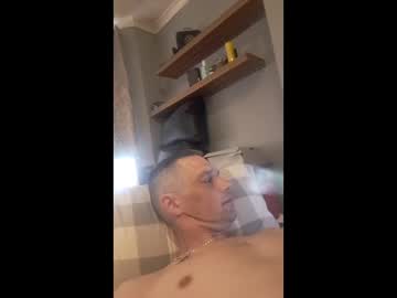 Bzuciak Chaturbate stream image from May 03, 2026