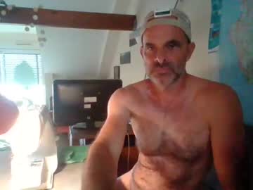 19djulia Chaturbate stream image from May 03, 2026