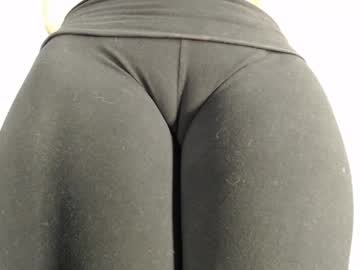 Cloehonney Chaturbate stream image from May 03, 2026