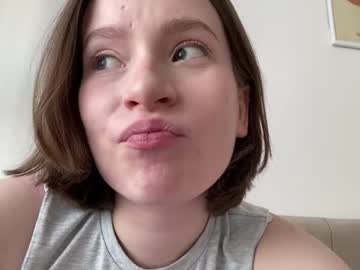 Geniebarrott Chaturbate stream image from May 03, 2026