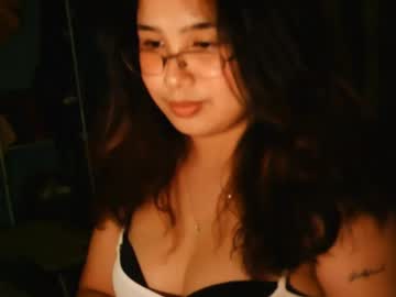 Bubbly2027 Chaturbate stream image from May 03, 2026
