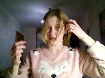 Gladyswigg Chaturbate stream image from May 03, 2026
