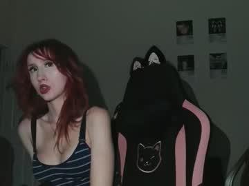 G0ddessluna1800 Chaturbate stream image from May 04, 2026