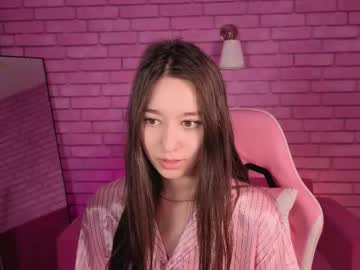 Nicole_Brownie Chaturbate stream image from May 04, 2026