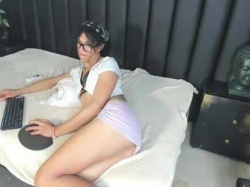 Aprill_Fox Chaturbate stream image from May 04, 2026