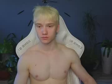 Pupsenish Chaturbate stream image from May 04, 2026