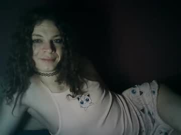 Flowpinou Chaturbate stream image from May 04, 2026