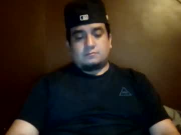 Ozlo Chaturbate stream image from May 04, 2026