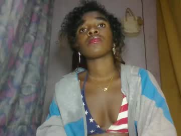 Elina981 Chaturbate stream image from May 04, 2026
