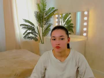 Pauleneweinrich Chaturbate stream image from May 04, 2026
