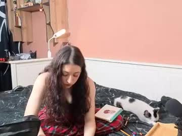Sharadelvecchio Chaturbate stream image from May 04, 2026