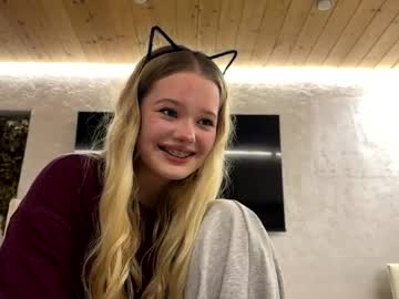 Clairoley Chaturbate stream image from May 04, 2026
