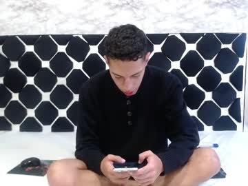 Thiagos19 Chaturbate stream image from May 04, 2026