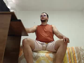 Cloudsfunxxx Chaturbate stream image from May 04, 2026