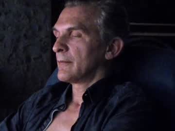 Globulerouge Chaturbate stream image from May 04, 2026