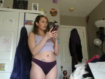 Violethooper Chaturbate stream image from May 04, 2026