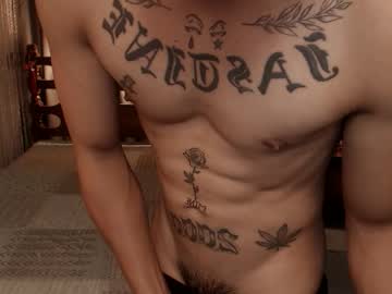 Justine_Hunk Chaturbate stream image from May 04, 2026
