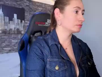 Kelly_Gracee Chaturbate stream image from May 04, 2026