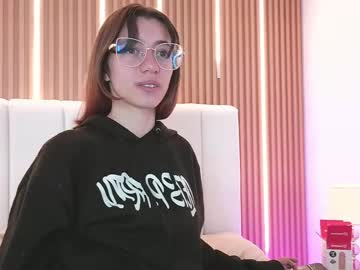 Marinette_Lux Chaturbate stream image from May 04, 2026